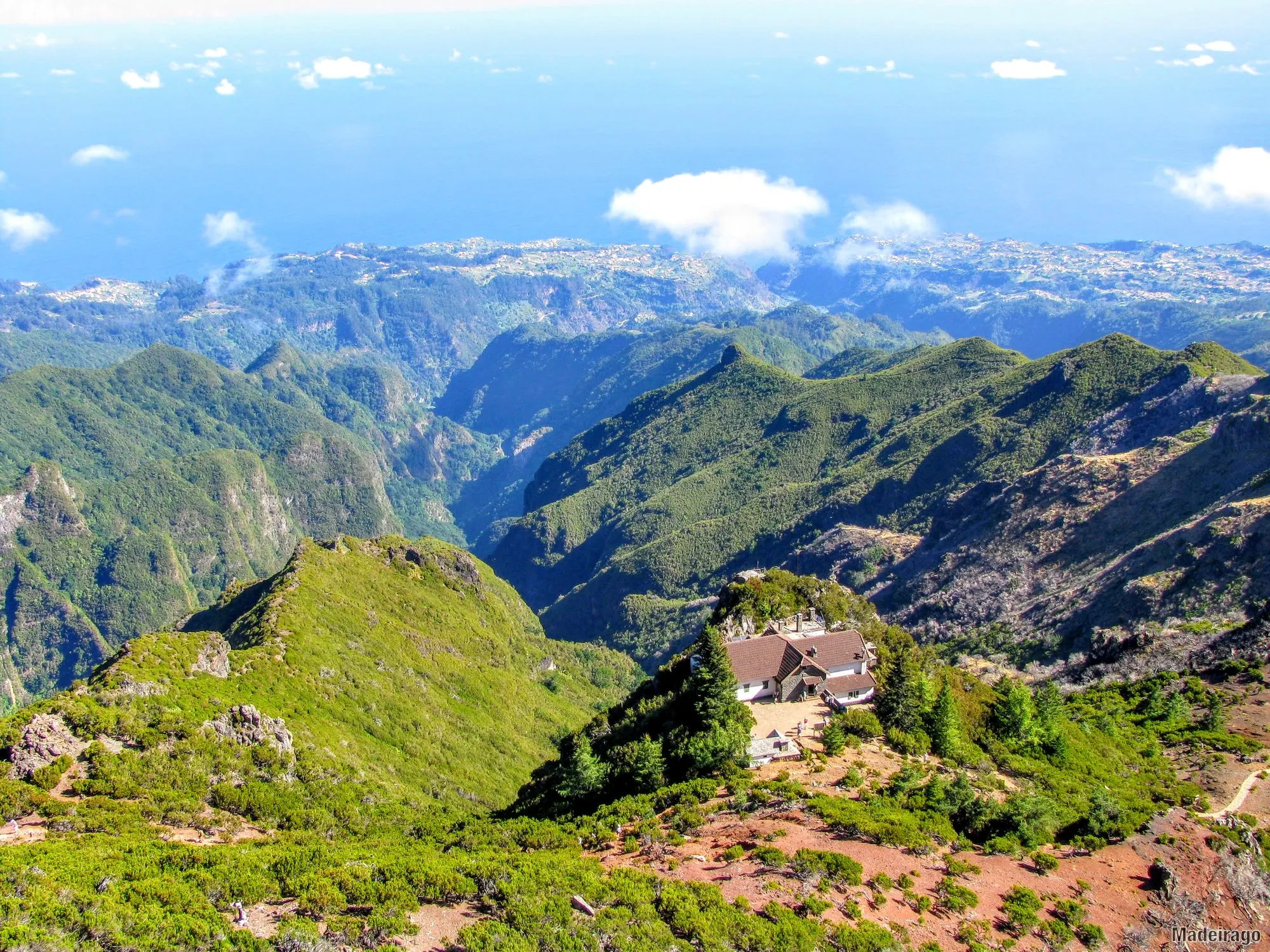 MADEIRA – průvodce ostrovem “věčného jara”